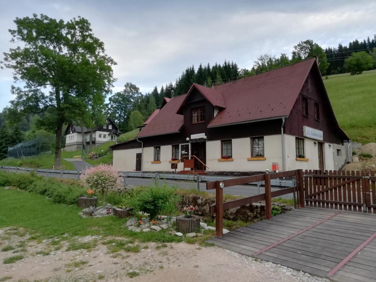 Sedmikraska Villa Horní Maršov Buitenkant foto